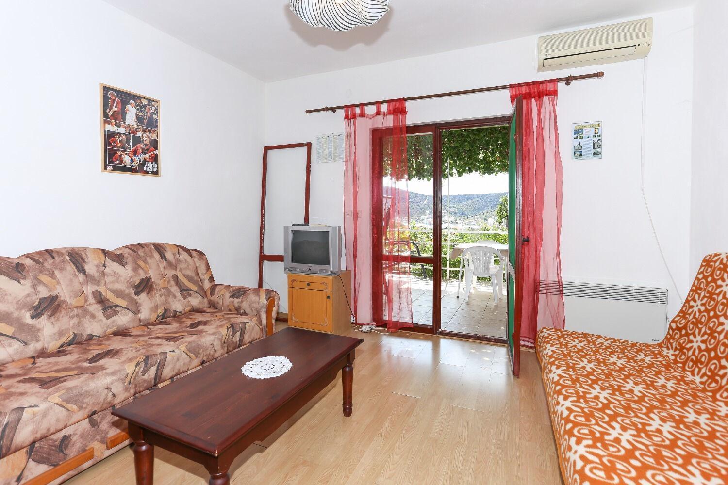 Holiday Home Marcelo-With Terrace Vinišće Buitenkant foto