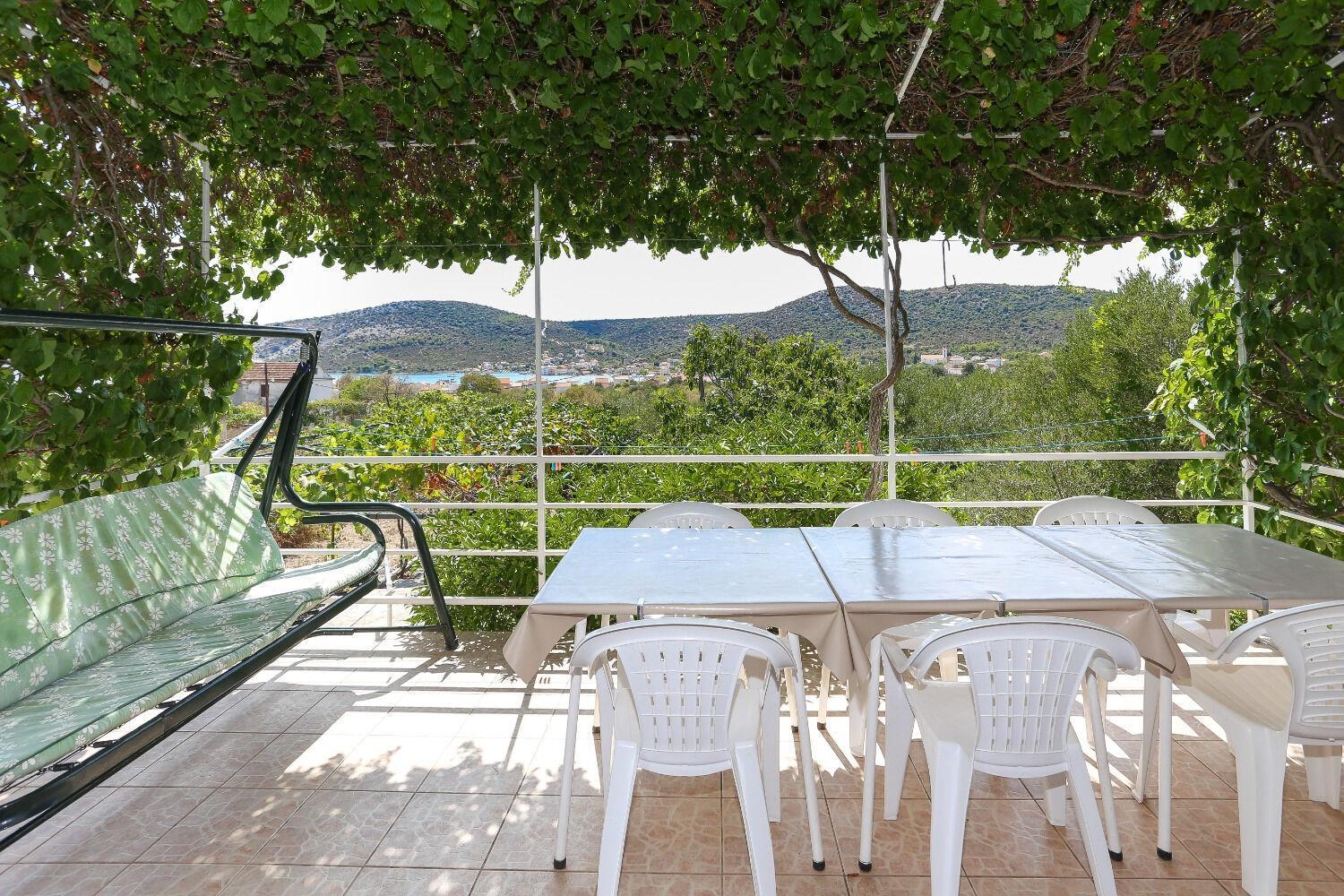 Holiday Home Marcelo-With Terrace Vinišće Buitenkant foto