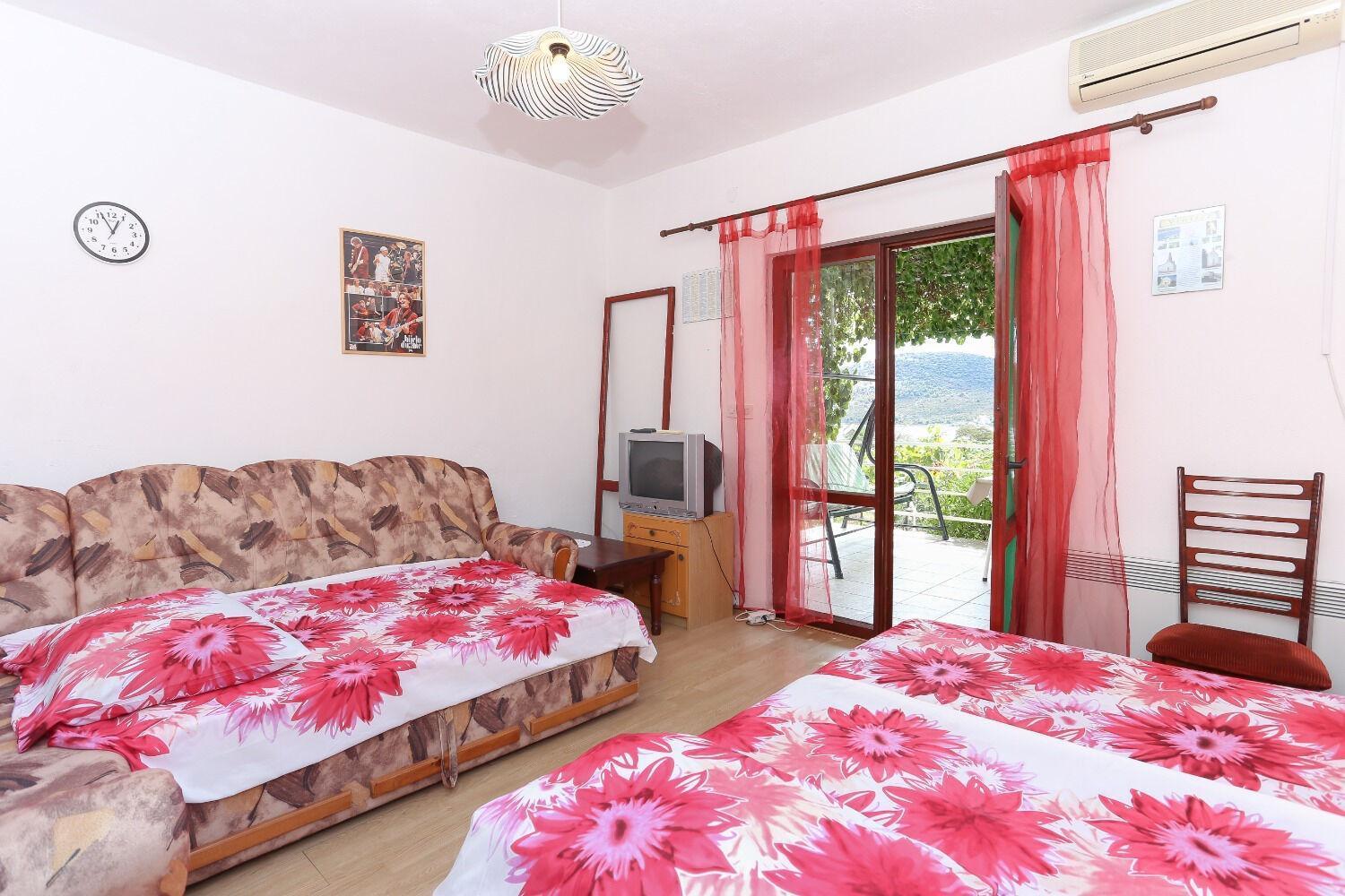 Holiday Home Marcelo-With Terrace Vinišće Buitenkant foto