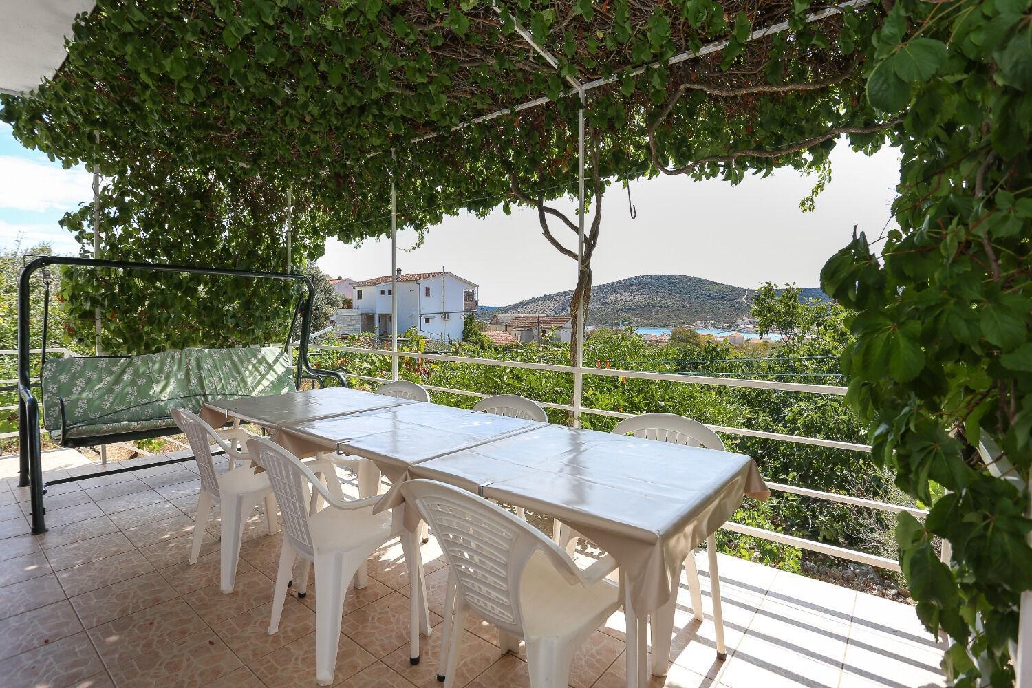 Holiday Home Marcelo-With Terrace Vinišće Buitenkant foto